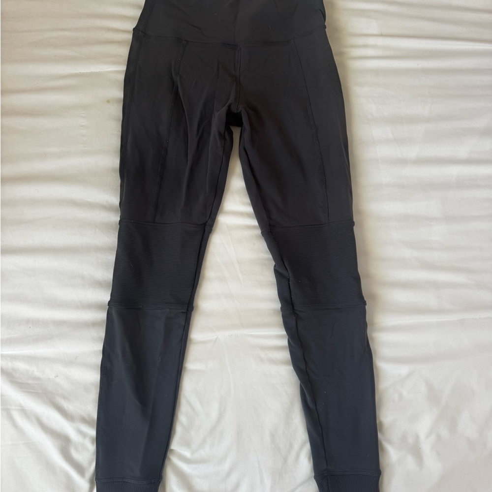 ALO Yoga Grey/Black Leggings